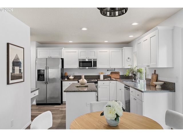 14955 Se STANHOPE Rd, Clackamas, OR 97015