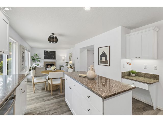 14955 Se STANHOPE Rd, Clackamas, OR 97015