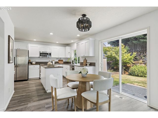 14955 Se STANHOPE Rd, Clackamas, OR 97015