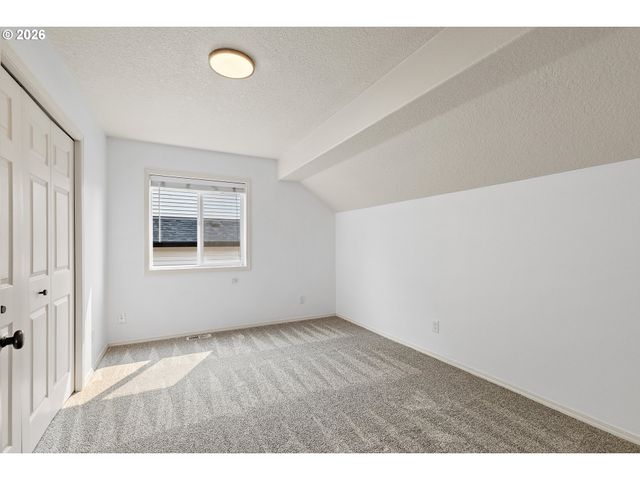 14955 Se STANHOPE Rd, Clackamas, OR 97015