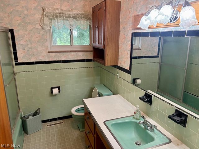2023 Lake Washington Road, Washington, WV 26181