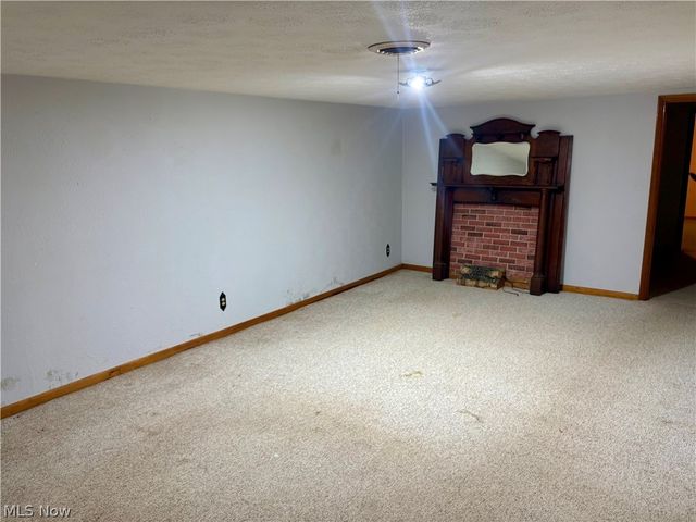 2023 Lake Washington Road, Washington, WV 26181