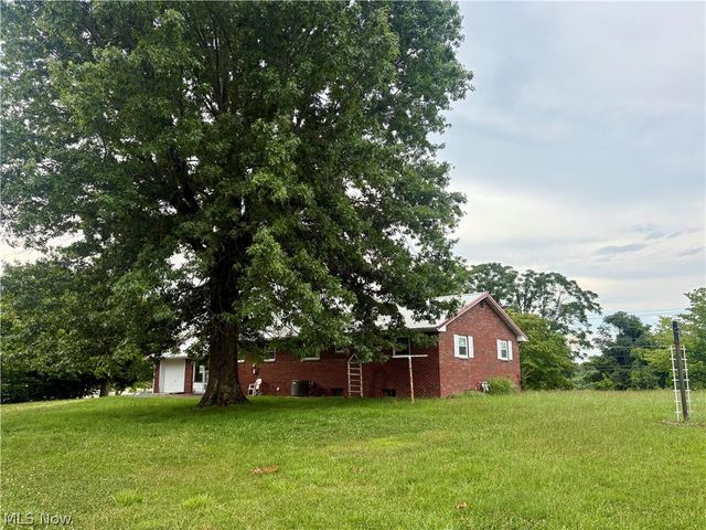 2023 Lake Washington Road, Washington, WV 26181