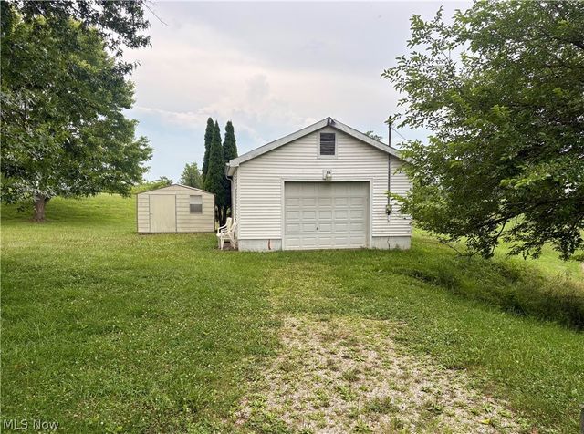 2023 Lake Washington Road, Washington, WV 26181
