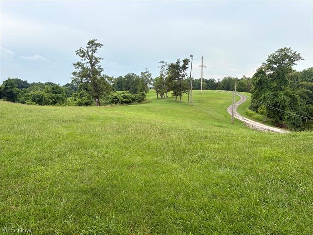 2023 Lake Washington Road, Washington, WV 26181