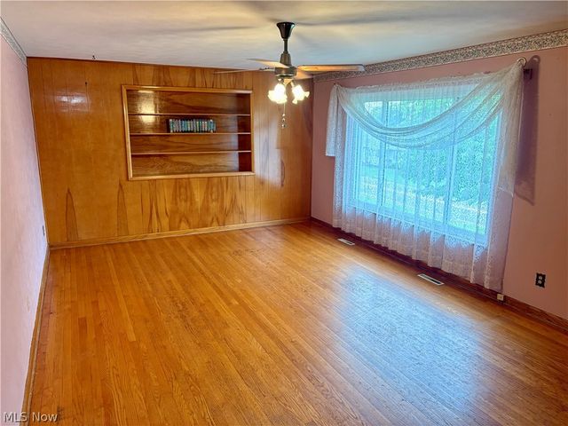 2023 Lake Washington Road, Washington, WV 26181