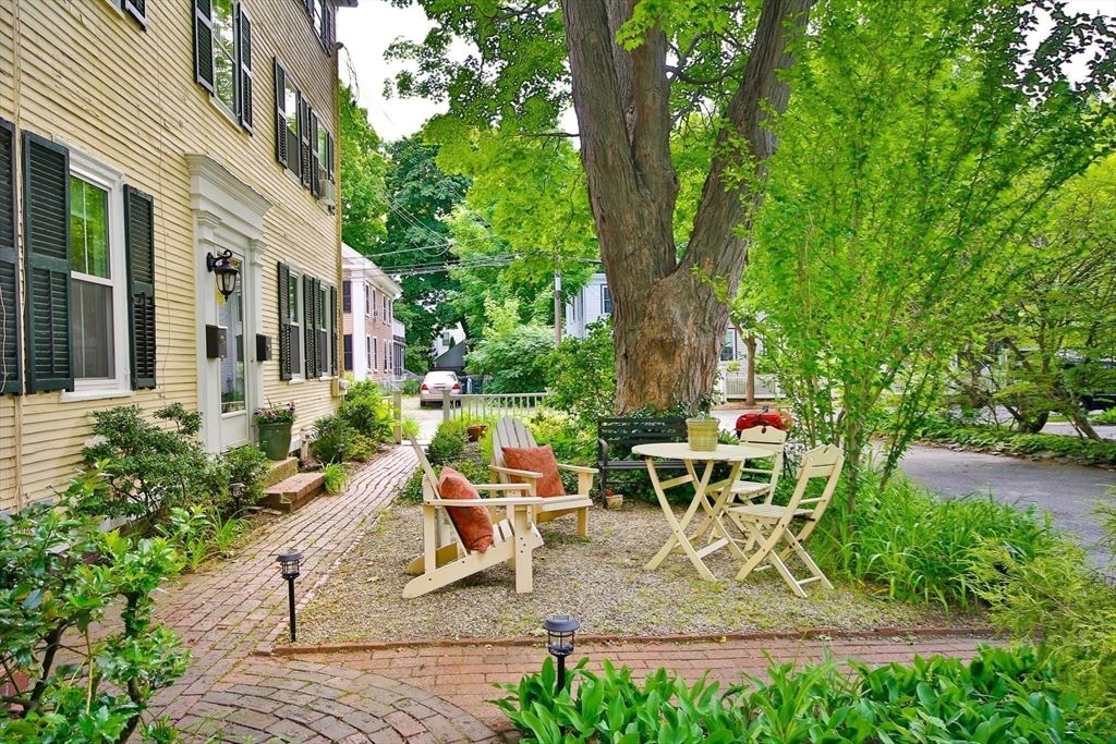 12 Parsons St. 2, Newburyport, MA 01950