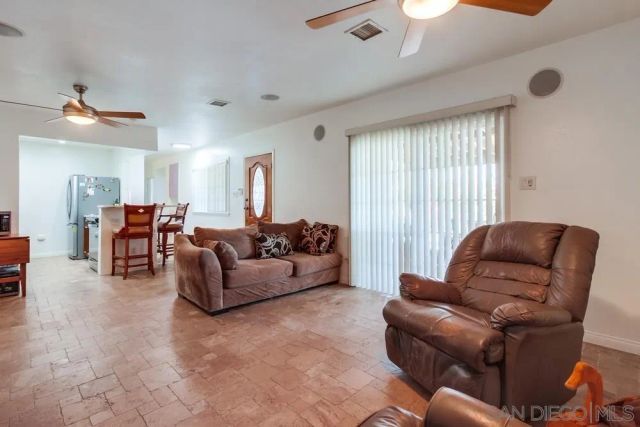 820 Frances Drive, Vista, CA 92084