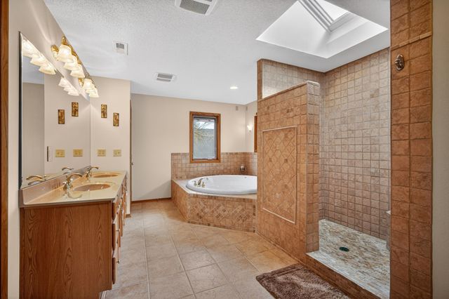 313 SW Kennybrook Drive, Grimes, IA 50111