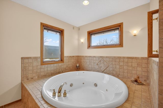 313 SW Kennybrook Drive, Grimes, IA 50111