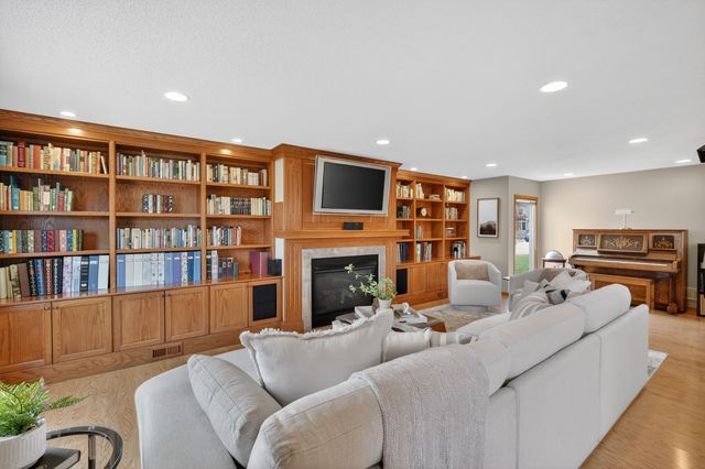 313 SW Kennybrook Drive, Grimes, IA 50111