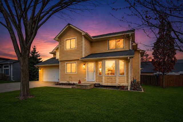 313 SW Kennybrook Drive, Grimes, IA 50111