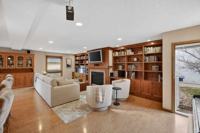 313 SW Kennybrook Drive, Grimes, IA 50111