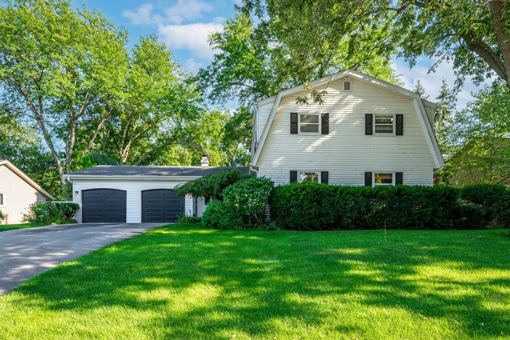 5555 ROANOKE Road, Rockford, IL 61107