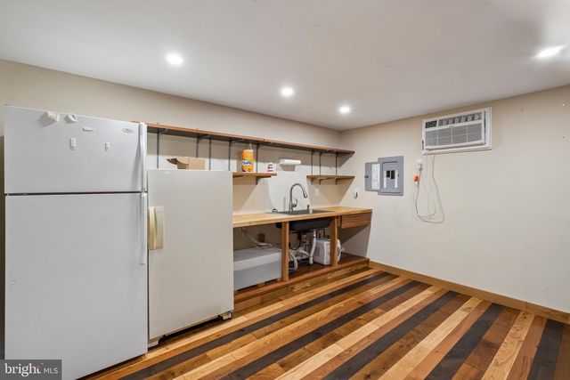 406 N STERLING RD, Elkins Park, PA 19027
