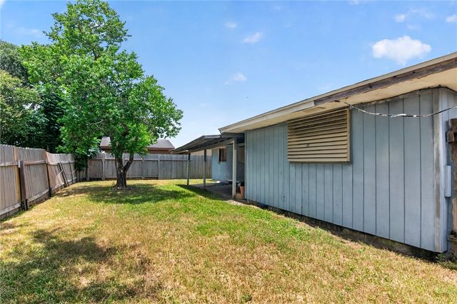 7417 Milky Way Dr, Corpus Christi, TX 78412