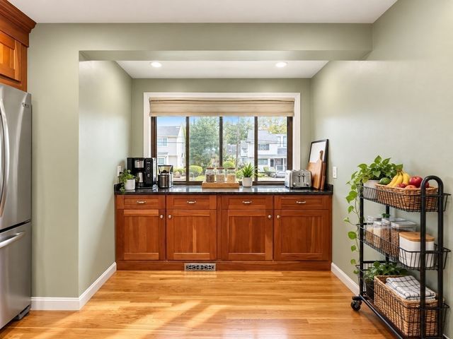 1002 Pleasant 10, Weymouth, MA 02189