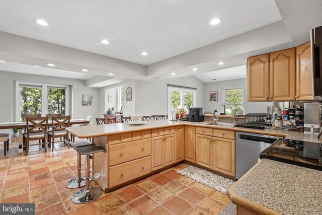 1 DEVONSHIRE CT, Mount Laurel, NJ 08054