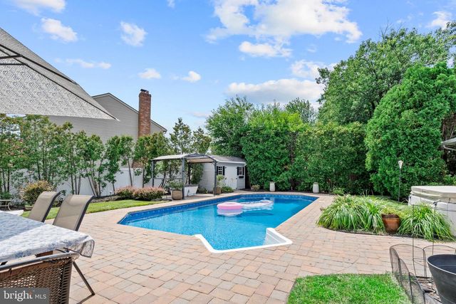 1 DEVONSHIRE CT, Mount Laurel, NJ 08054