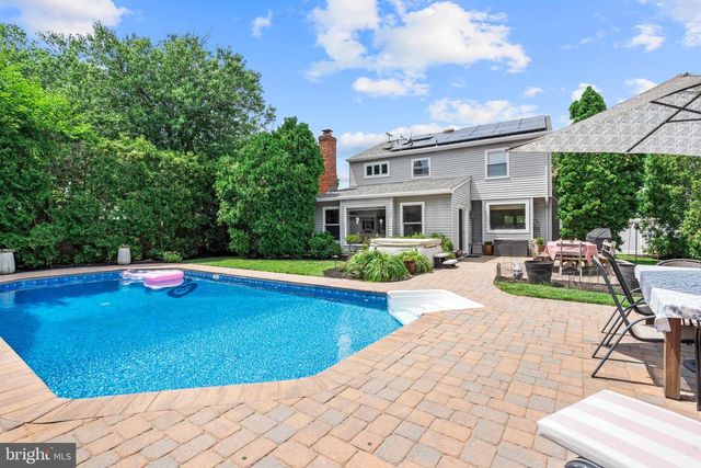 1 DEVONSHIRE CT, Mount Laurel, NJ 08054