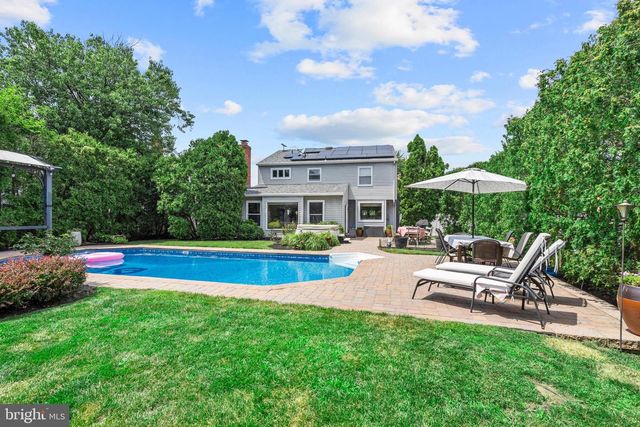 1 DEVONSHIRE CT, Mount Laurel, NJ 08054
