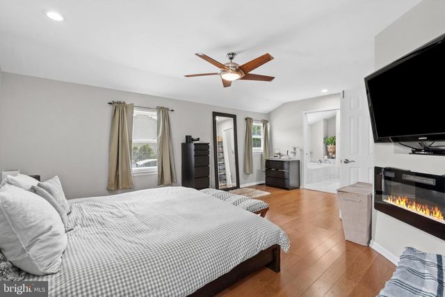 1 DEVONSHIRE CT, Mount Laurel, NJ 08054