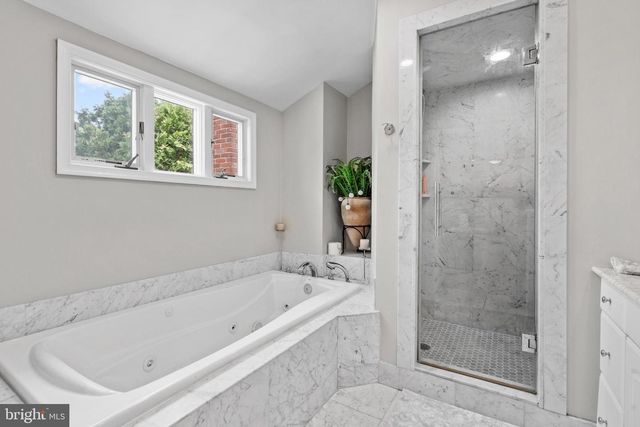 1 DEVONSHIRE CT, Mount Laurel, NJ 08054