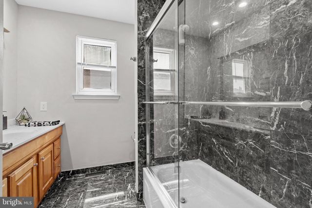 1 DEVONSHIRE CT, Mount Laurel, NJ 08054