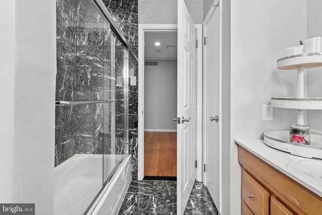 1 DEVONSHIRE CT, Mount Laurel, NJ 08054