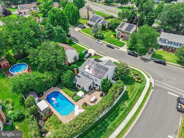 1 DEVONSHIRE CT, Mount Laurel, NJ 08054