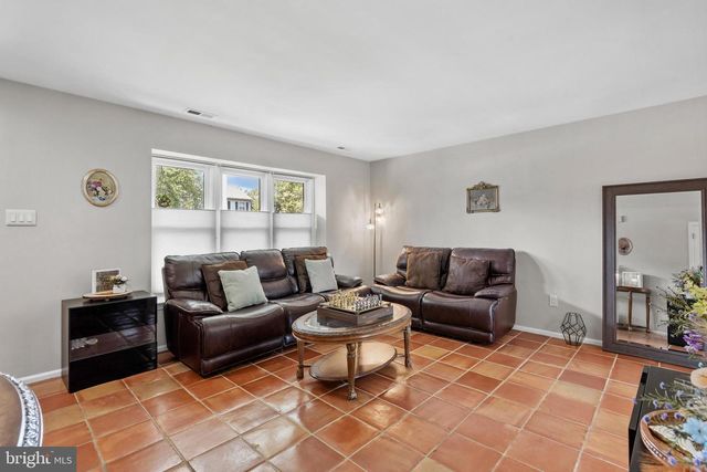 1 DEVONSHIRE CT, Mount Laurel, NJ 08054