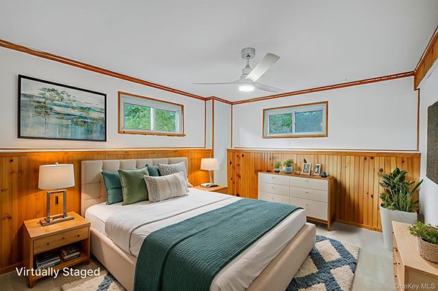 10 Elayne Court, Smithtown, NY 11787