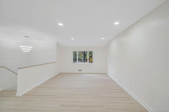 10 Elayne Court, Smithtown, NY 11787