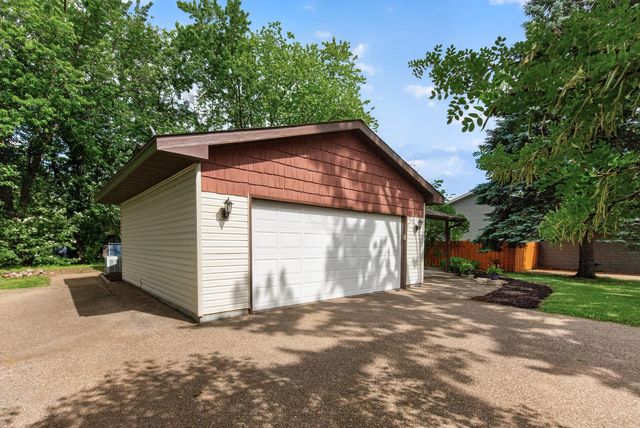 9626 Wellington Lane N, Maple Grove, MN 55369