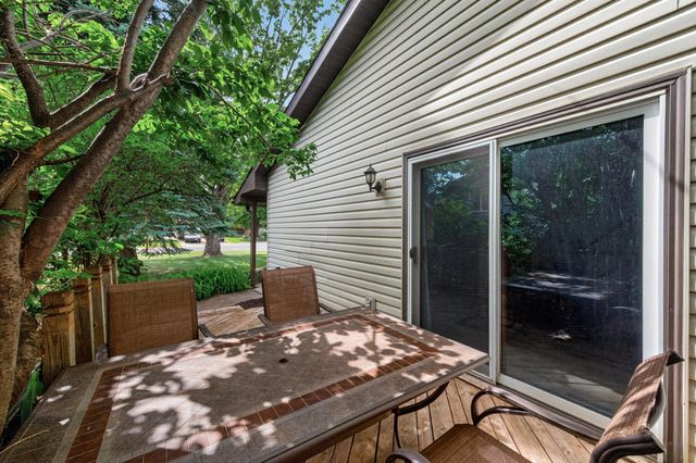 9626 Wellington Lane N, Maple Grove, MN 55369