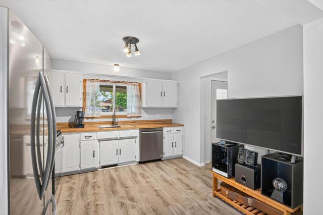 9626 Wellington Lane N, Maple Grove, MN 55369