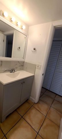 7851 Dunham Blvd 12, Miami, FL 33138