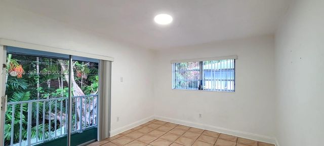 7851 Dunham Blvd 12, Miami, FL 33138