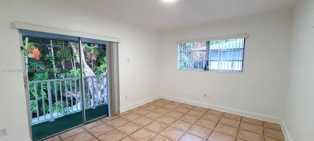 7851 Dunham Blvd 12, Miami, FL 33138