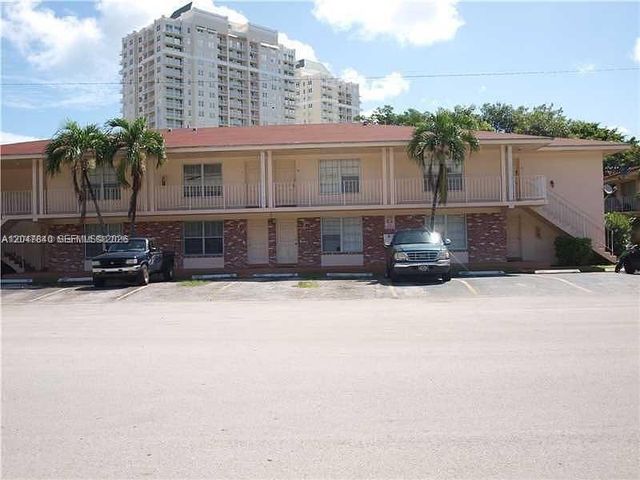 7851 Dunham Blvd 12, Miami, FL 33138