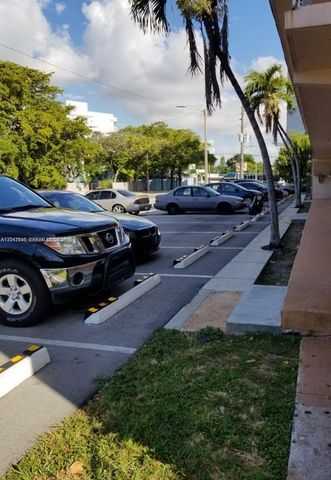 7851 Dunham Blvd 12, Miami, FL 33138