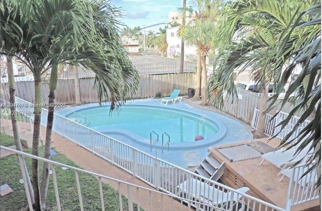 7851 Dunham Blvd 12, Miami, FL 33138