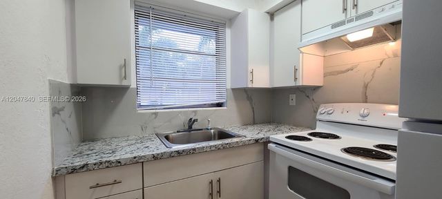7851 Dunham Blvd 12, Miami, FL 33138