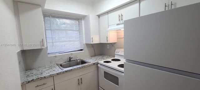 7851 Dunham Blvd 12, Miami, FL 33138