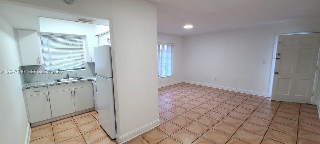 7851 Dunham Blvd 12, Miami, FL 33138