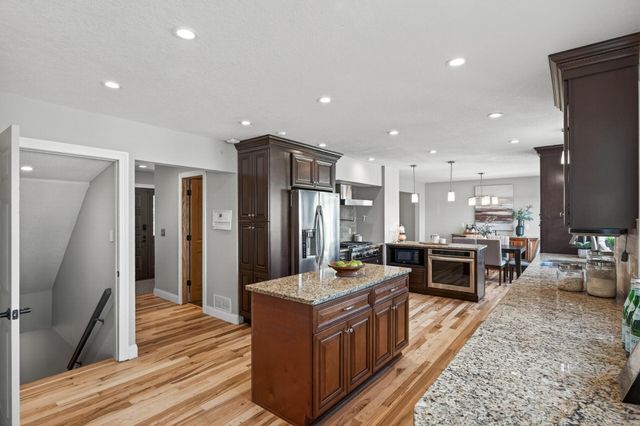 1724 19th Terrace NW, New Brighton, MN 55112