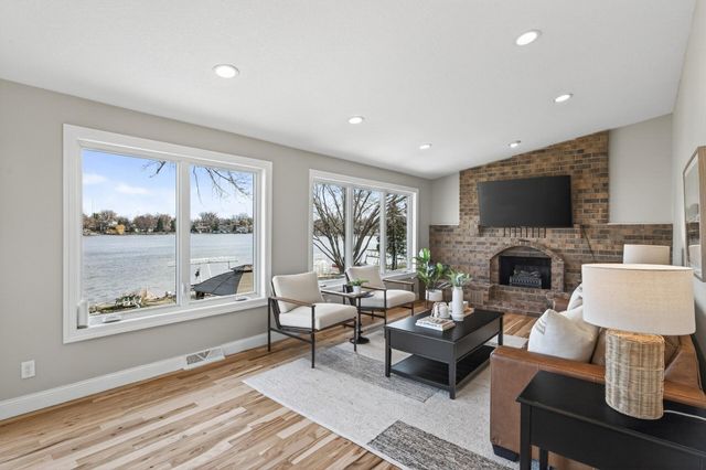 1724 19th Terrace NW, New Brighton, MN 55112