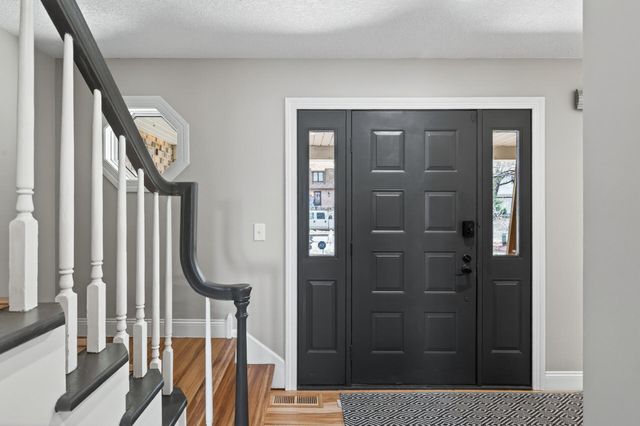 1724 19th Terrace NW, New Brighton, MN 55112