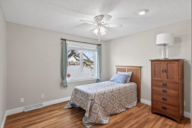 1724 19th Terrace NW, New Brighton, MN 55112