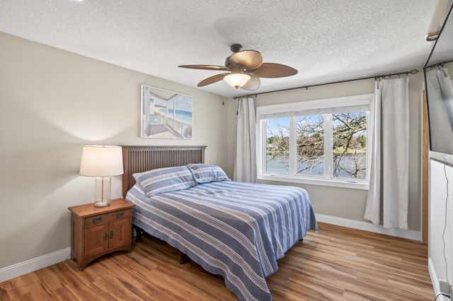 1724 19th Terrace NW, New Brighton, MN 55112